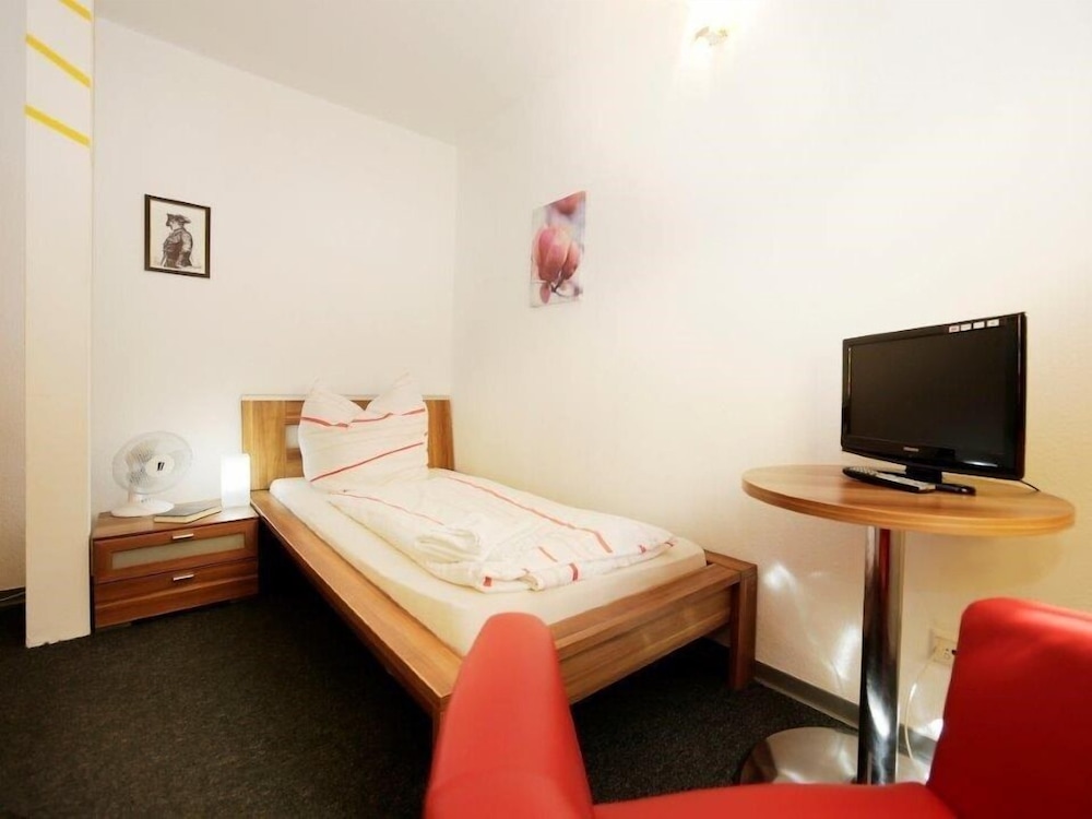 Standard Single Room, Ensuite photo 3