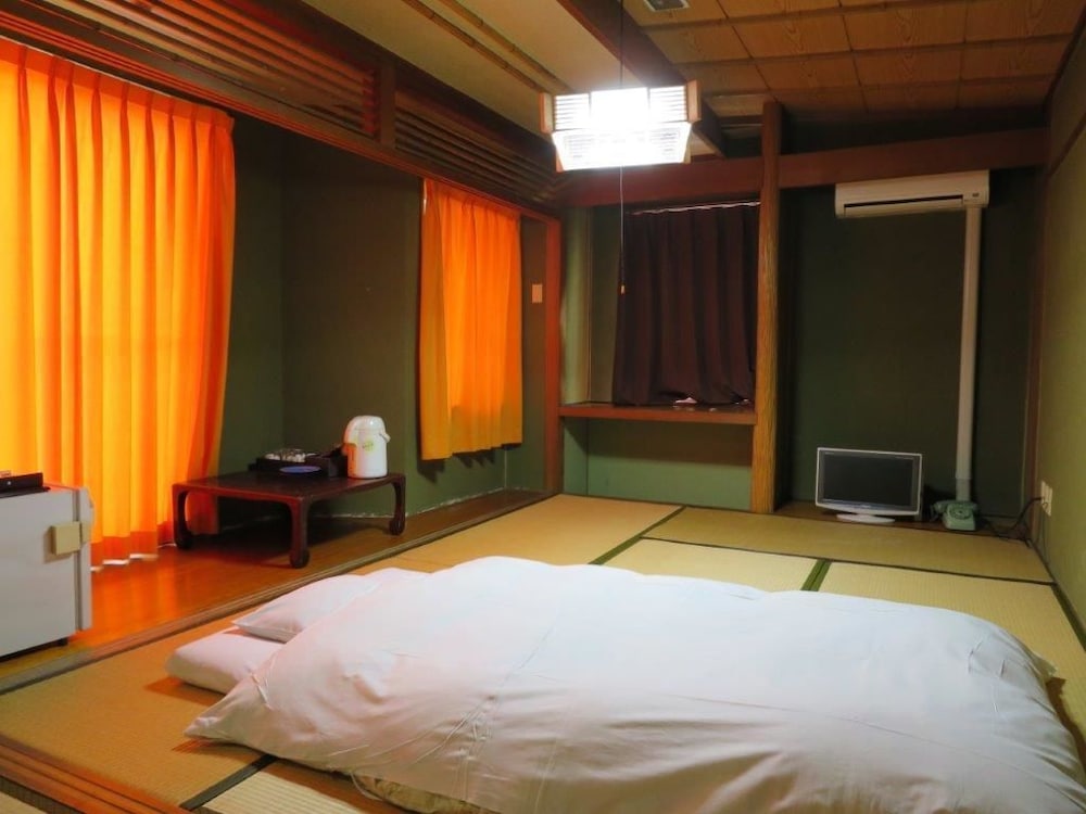 Japanese Style Room Main Building B7, Smoking photo 1