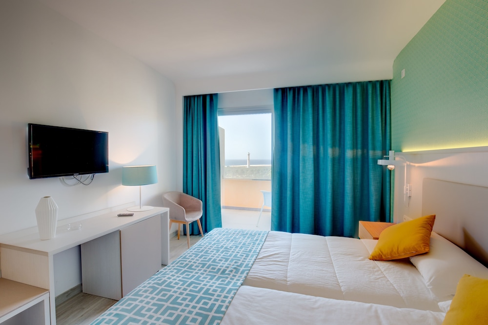 Double Room, Partial Ocean View