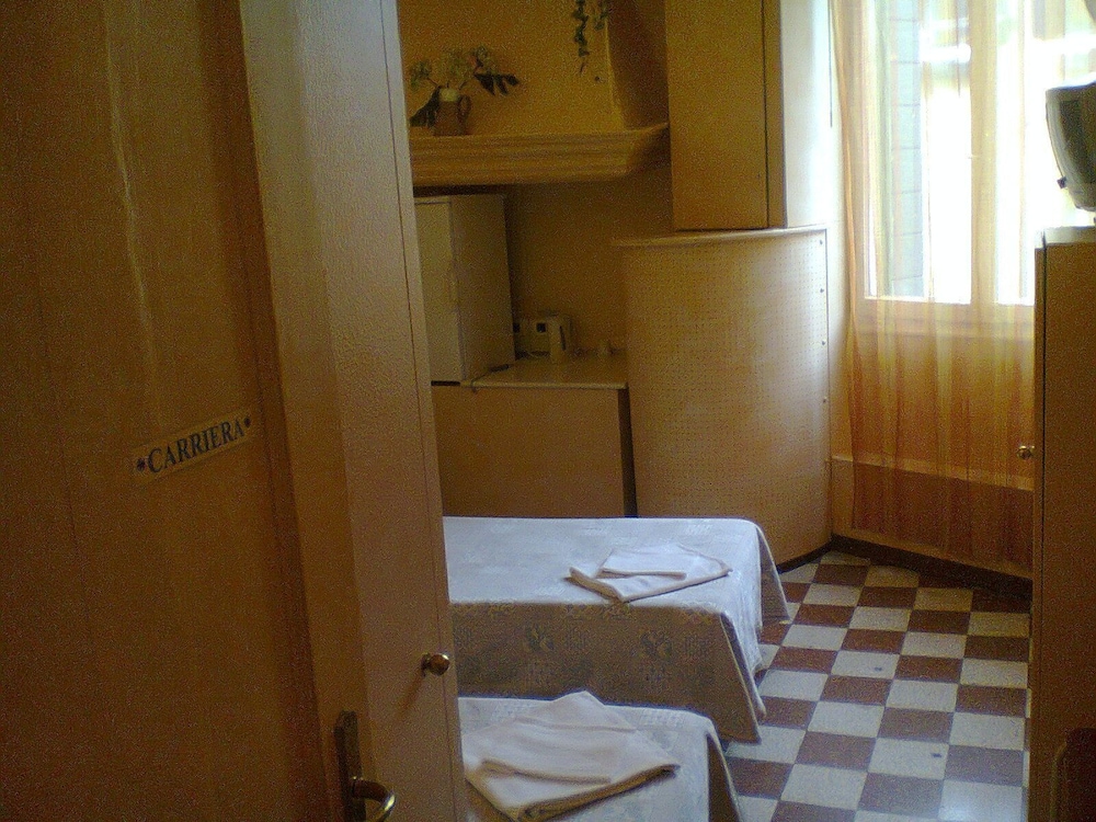 Twin Room, 2 Twin Beds photo 1