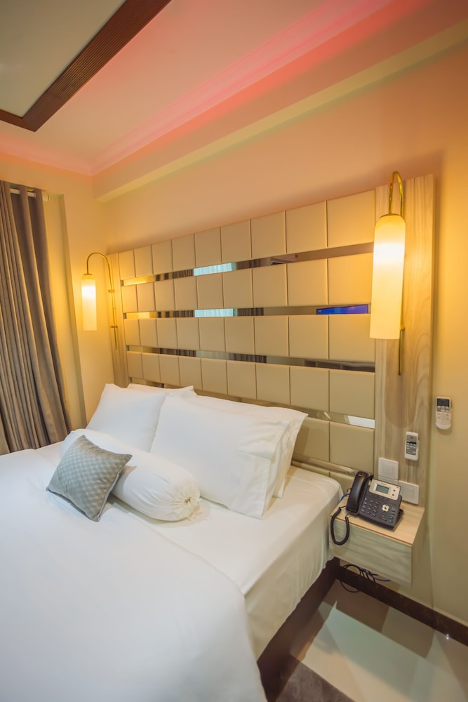 Deluxe Room - Photo 2