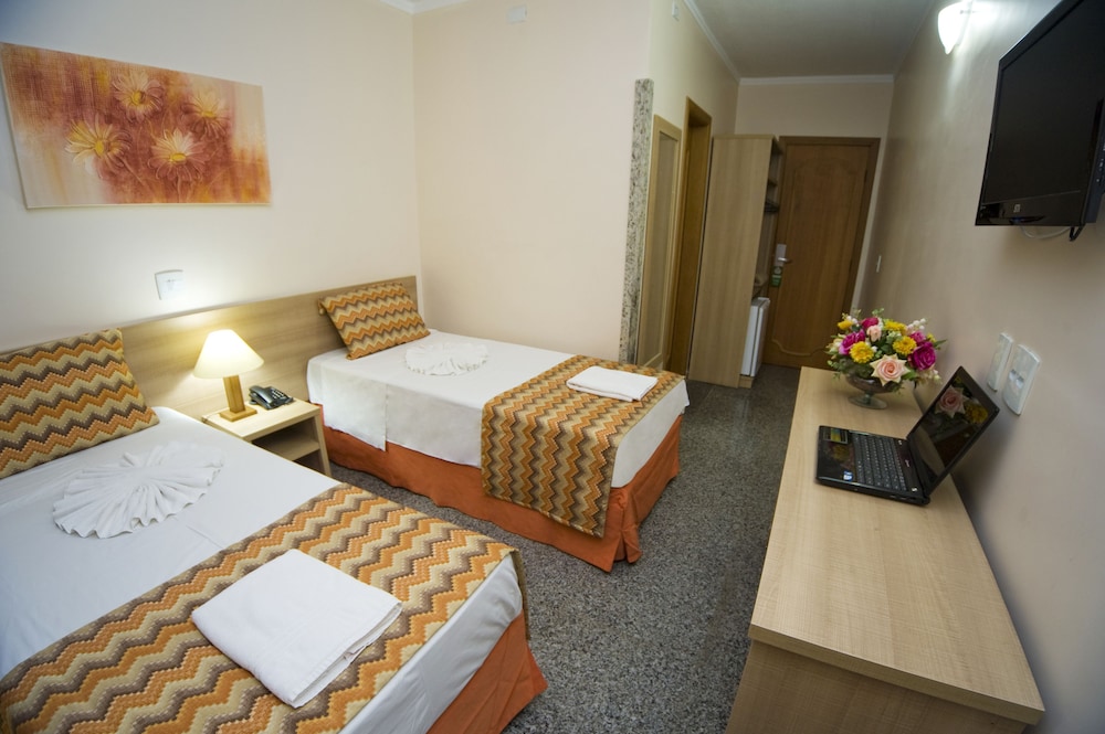 Standard Twin Room - Photo 3