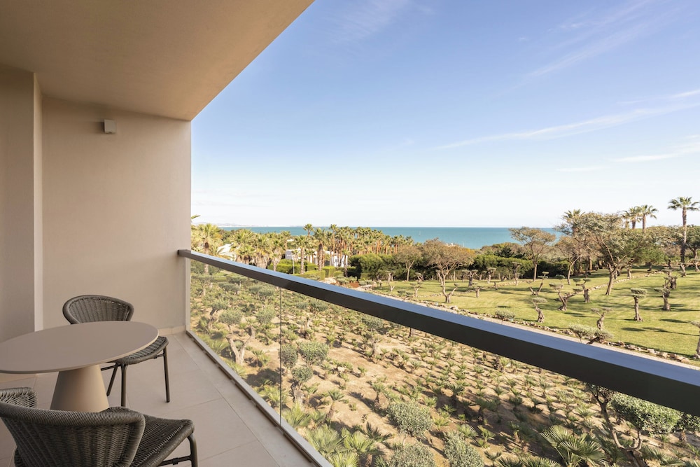Premium Room, 1 King Bed, Sea View - Photo 5