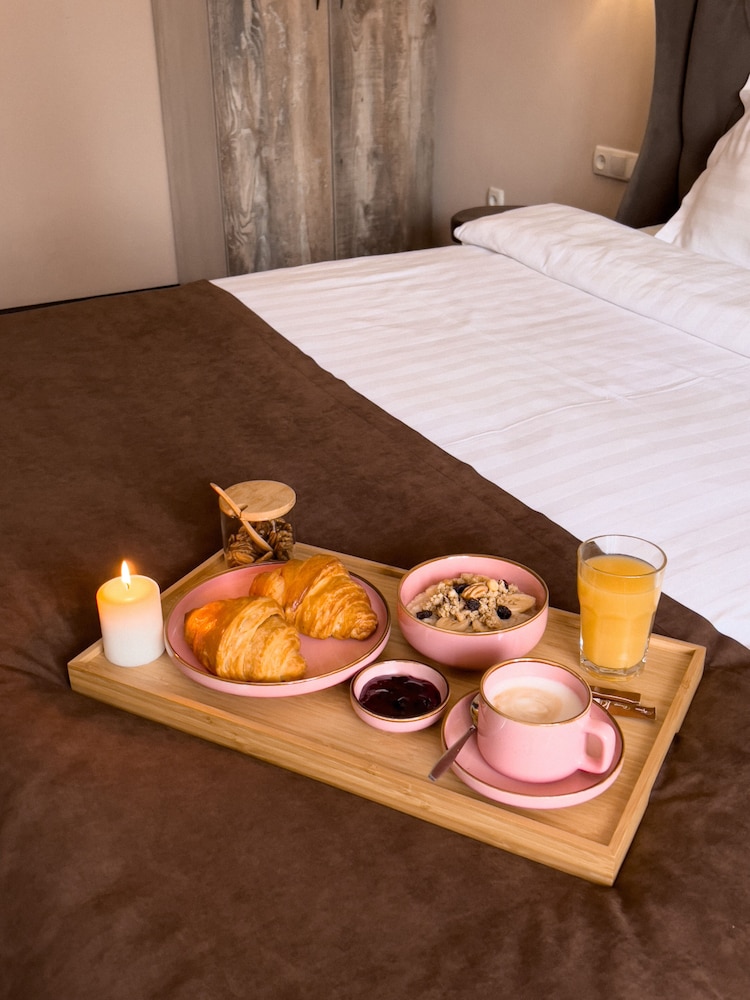 Standard Twin Room, Mountain View photo 2