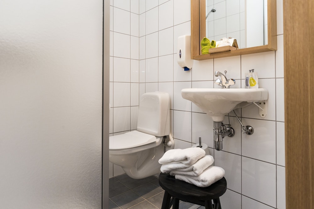 Economy Double Room, Private Bathroom photo 3