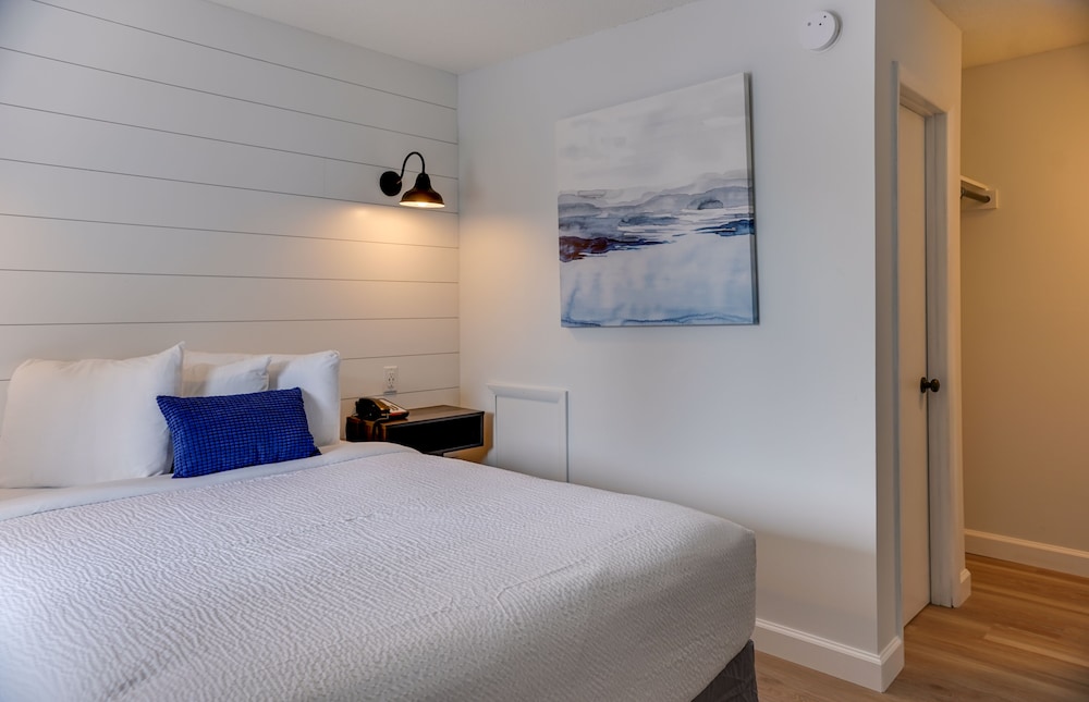 Deluxe Room, 1 Queen Bed - Photo 1