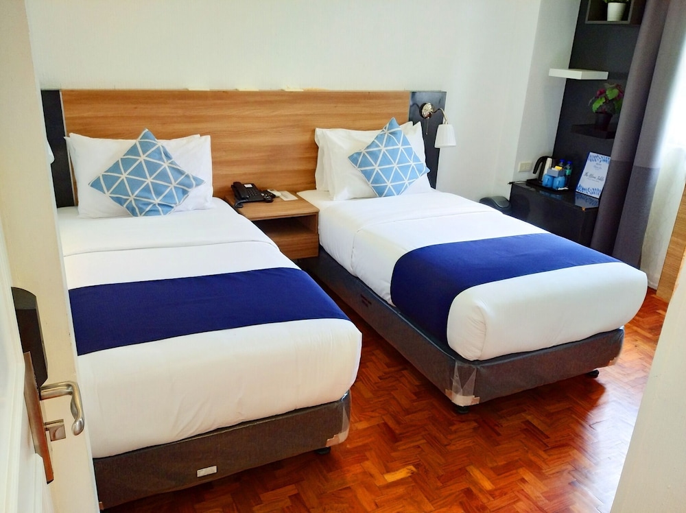 Standard Twin Room, 2 Twin Beds, Bathtub, Garden View photo 2