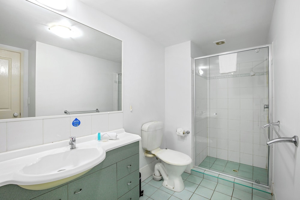 2 Bedroom Apartment Queen + Queen photo 2