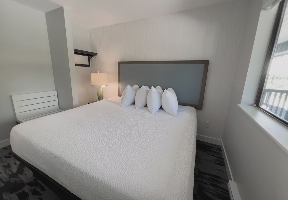 Studio Suite, Multiple Beds, Kitchenette, Ocean View (Sleeps 4) photo 3