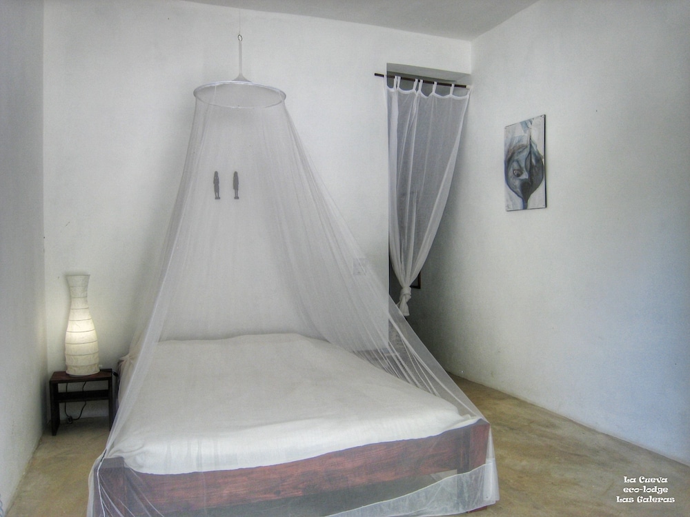 Economy House, 2 Double Beds, Garden Area photo 2
