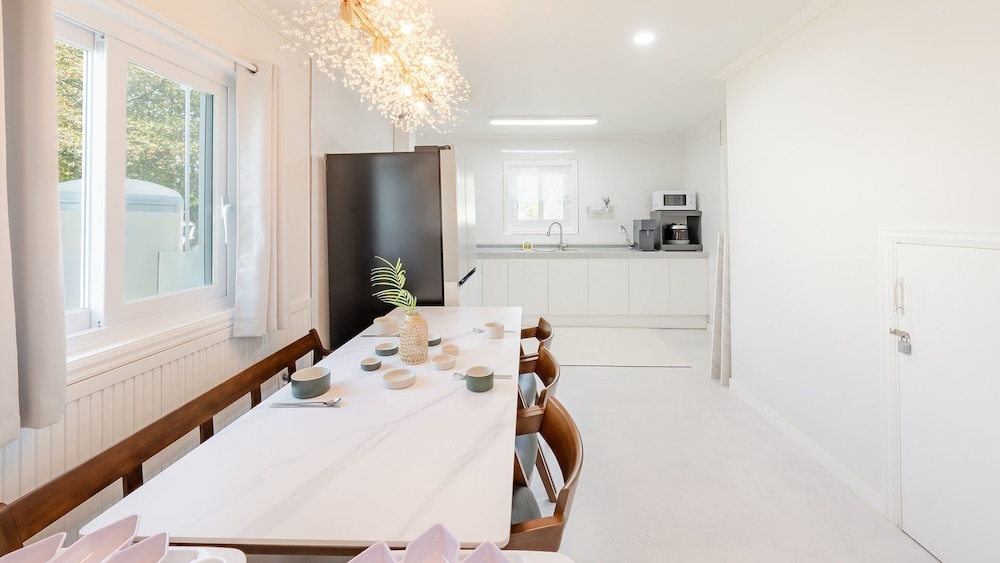 Basic Room, 5 Bedrooms (uramstay) photo 2