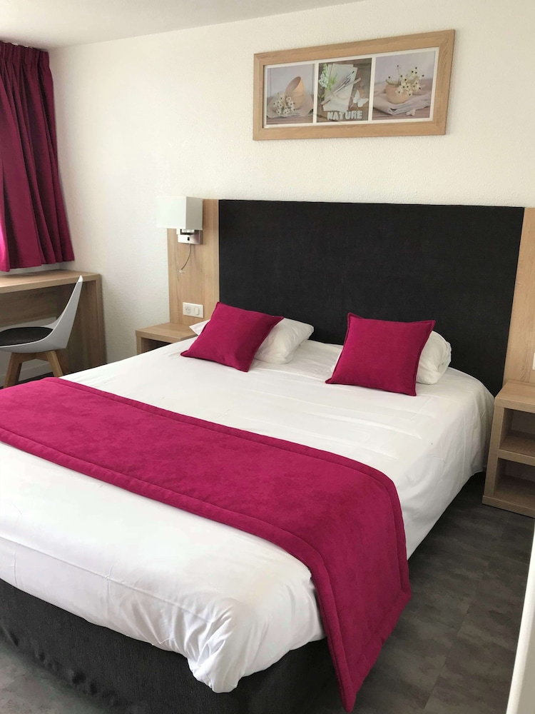 Standard Room, 3 Twin Beds - Photo 1