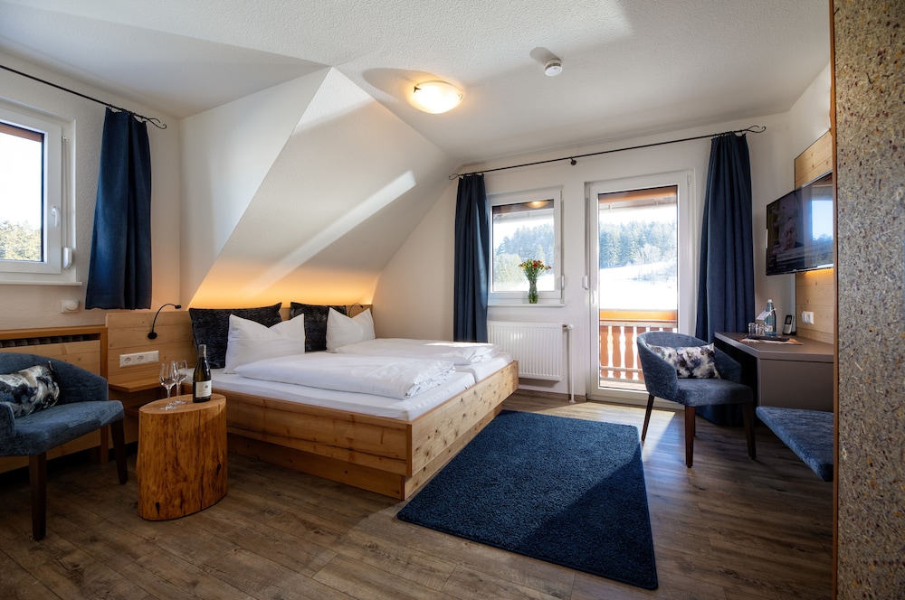 Premium Double Room, Balcony - Photo 3