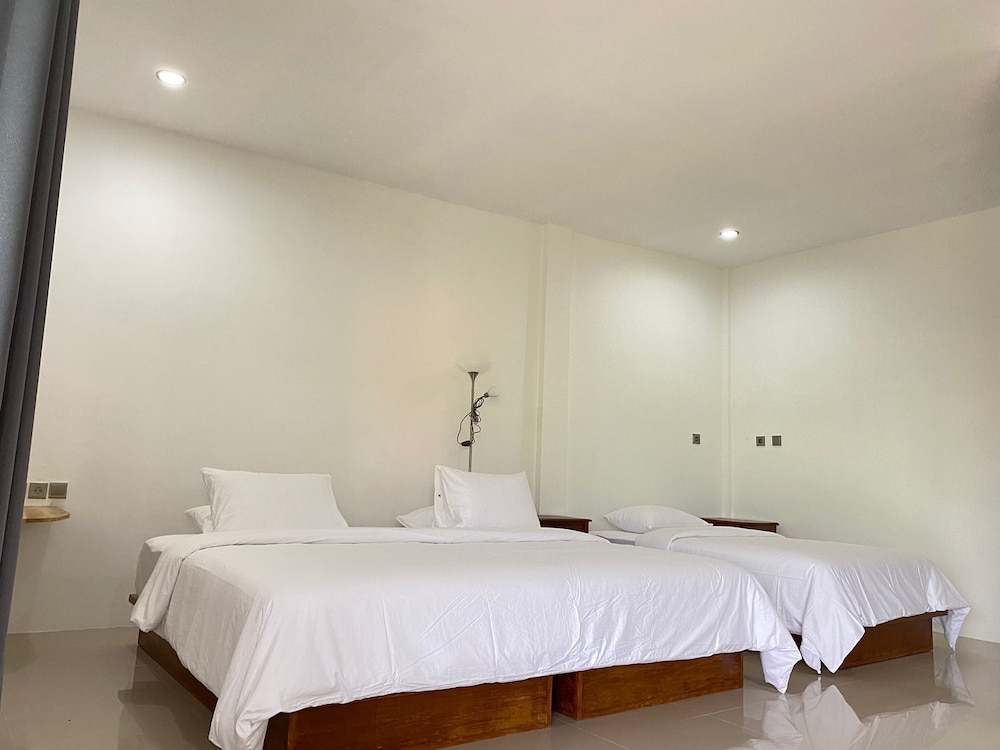 Royal Room, 1 Bedroom, Garden View photo 3