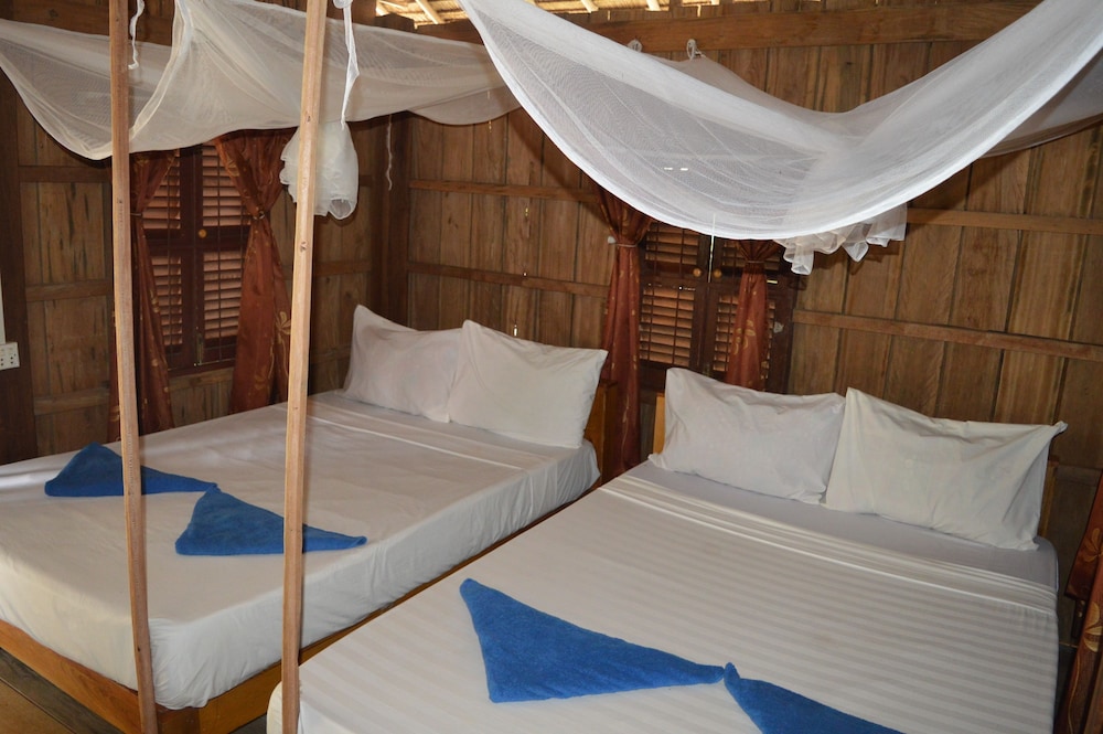 Family Front Beach Bungalow photo 1