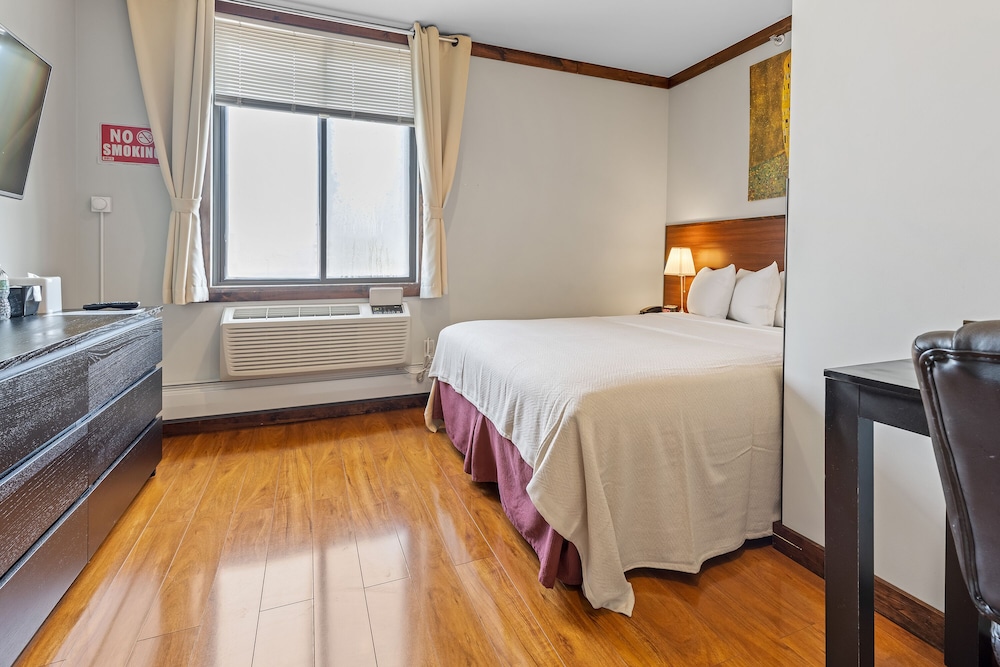 Room, 1 Queen Bed photo 2