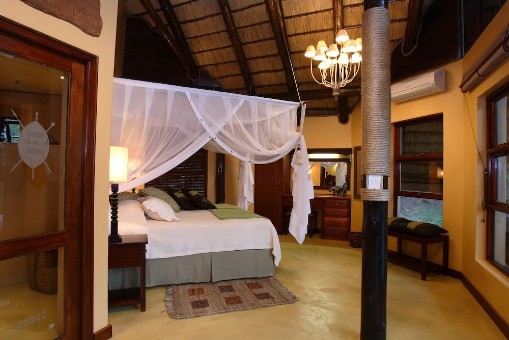 Honeymoon Suites- Private Pool photo 2