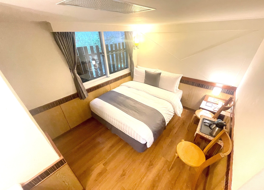 Honeymoon Double Room Single Use