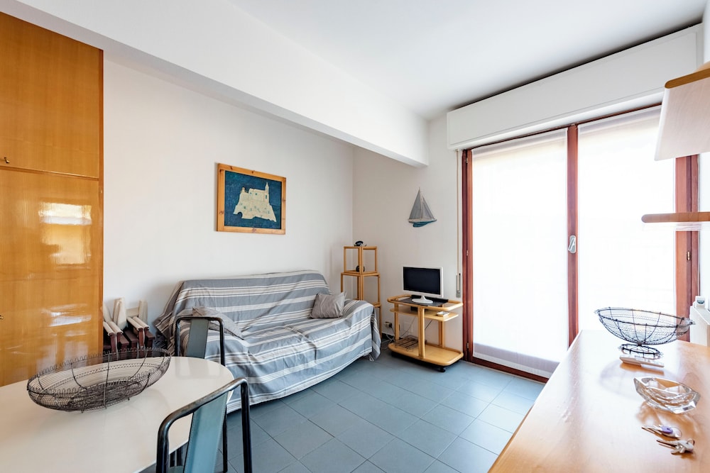 Comfort Apartment, City View