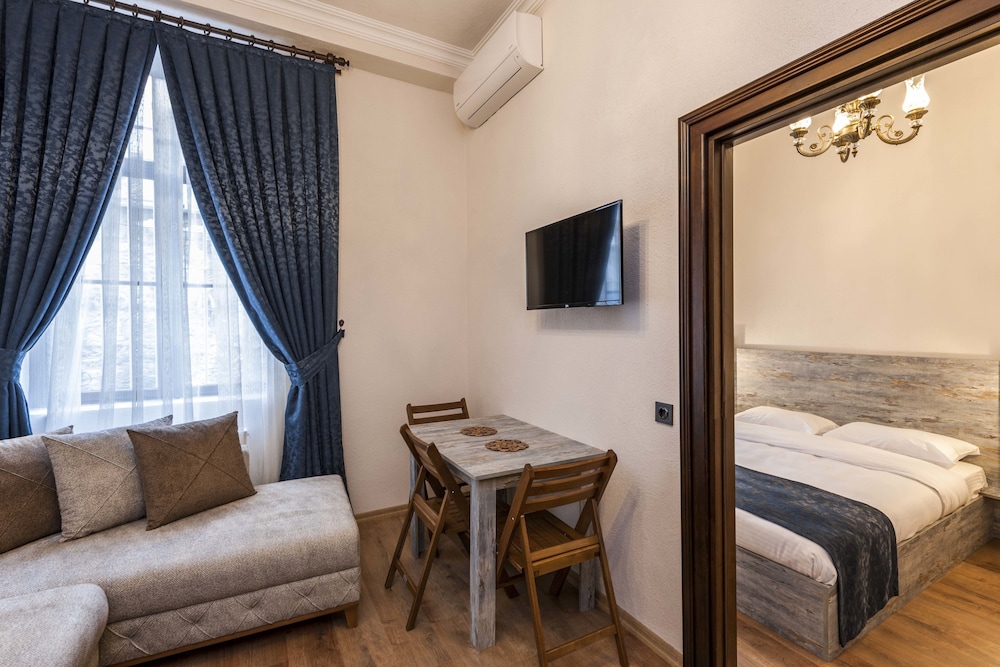 Family Condo, 1 Queen Bed with Sofa bed photo 1