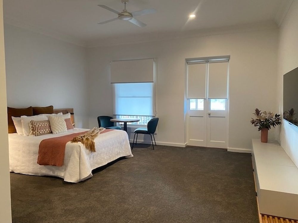 Deluxe Balcony Room photo 2