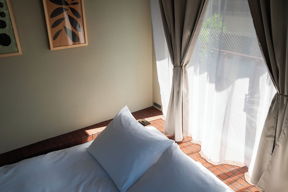 Comfort Double Room, 1 Queen Bed, Private Bathroom, City View photo 3