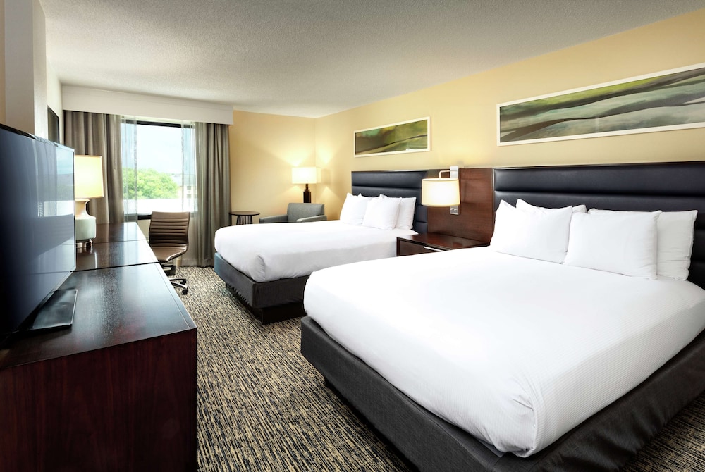 Room, 2 Queen Beds, Balcony (Hearing, Top Floor)