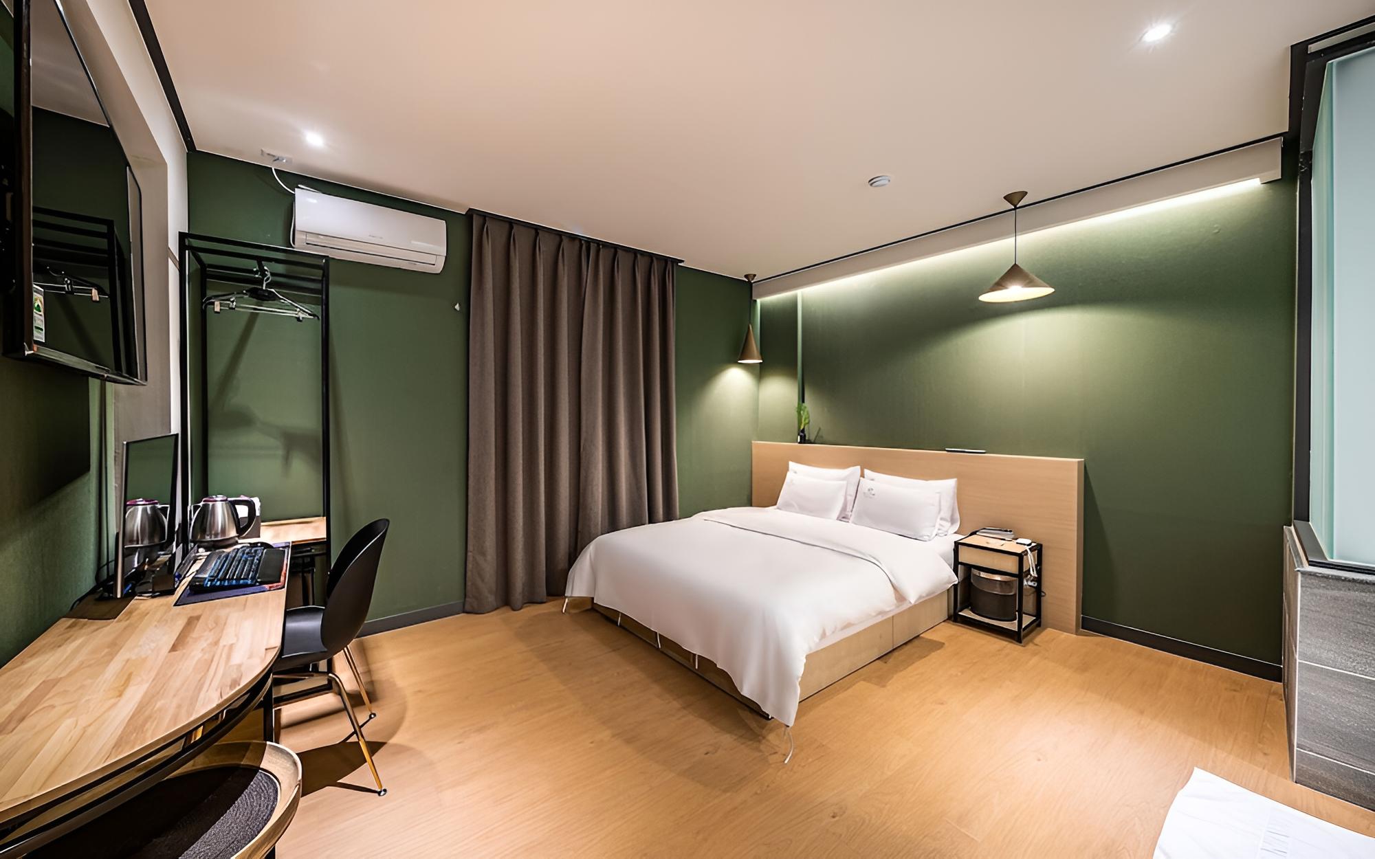 Room (Suite (Bag 1PC Netflix installed)) - Photo 2