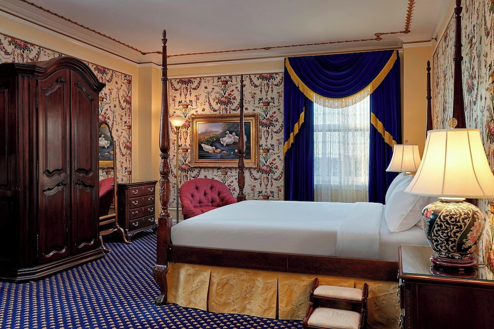 Royal Suite, 1 Bedroom, Corner - Photo 2