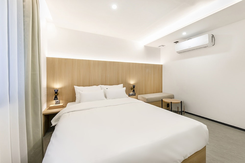 Standard Room - Photo 12