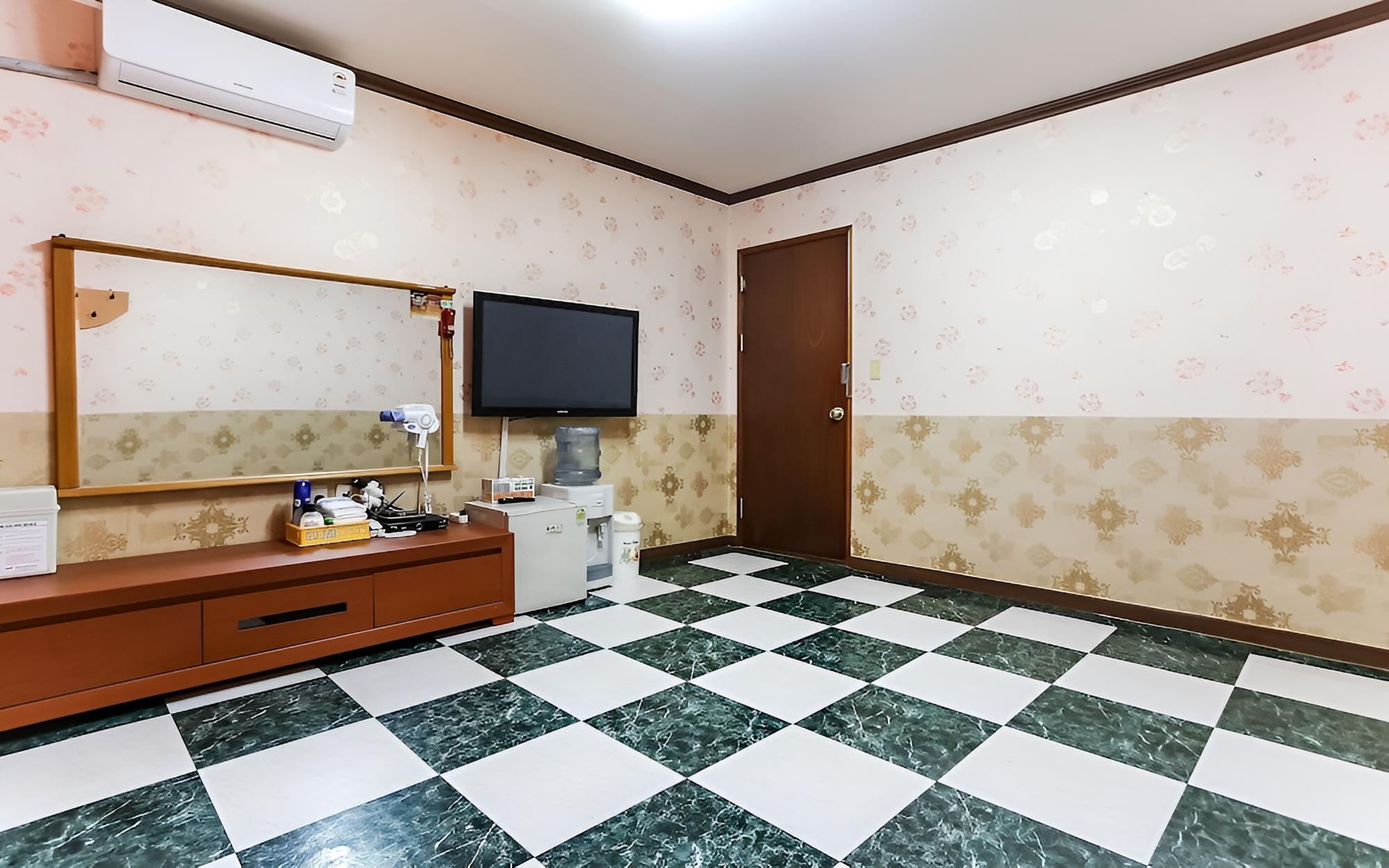 Room (Ondol Room) - Photo 4