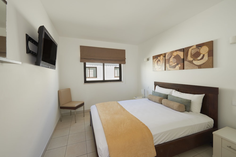 Suite, 3 Bedrooms (Sol 2 Adults + 3 Children)