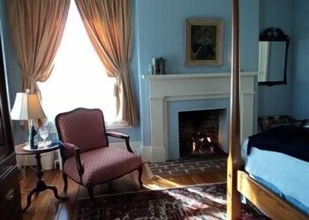 Premier Room, 1 King Bed photo 2