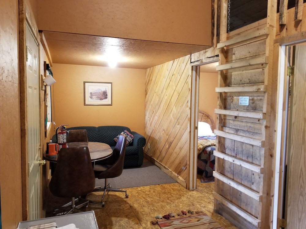 Comfort Cabin, 2 Double Beds, Lake View, Lakeside photo 2