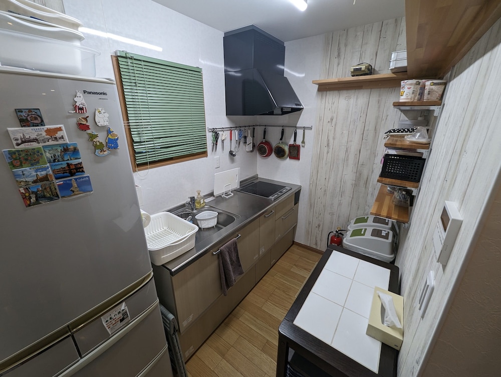 Twin Room - Photo 2