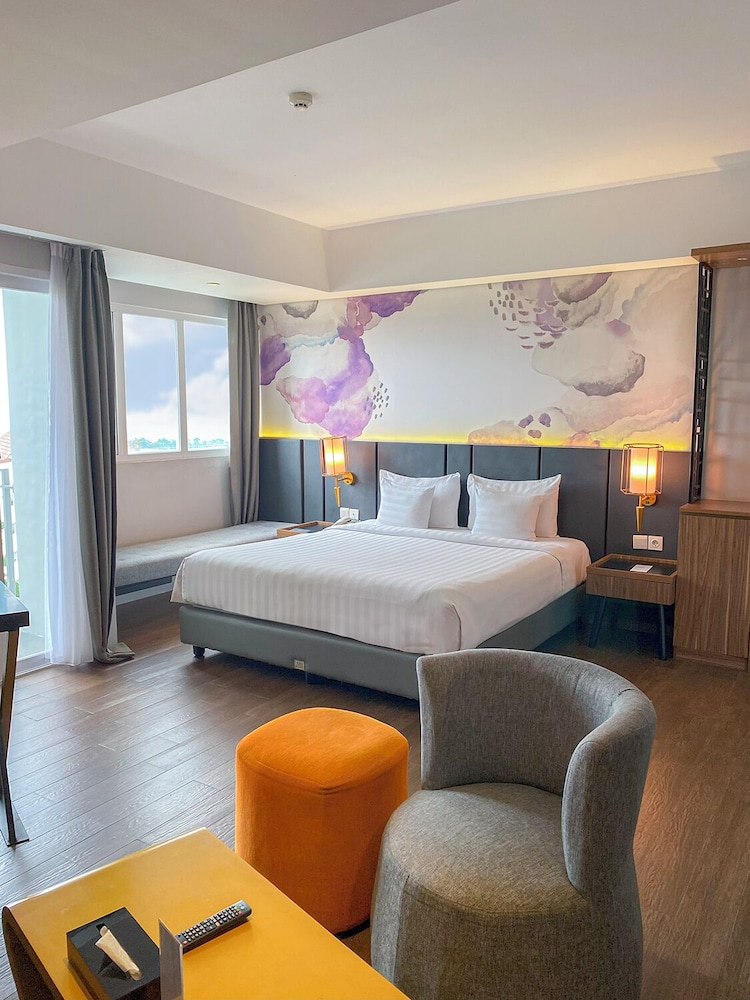 Executive Double Room, Balcony, Pool View