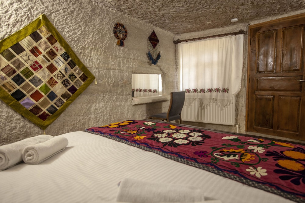 Honeymoon Double Room, 1 Bedroom, Pool View, Garden Area photo 3