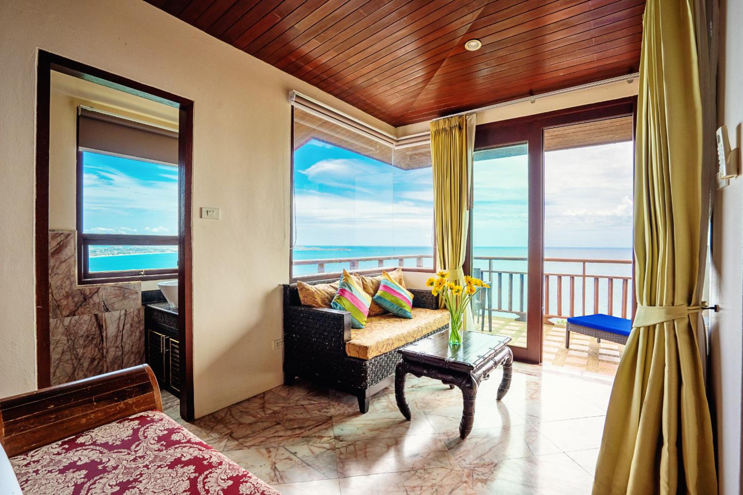 One-Bedroom Grand Suite with Spa Bath photo 2