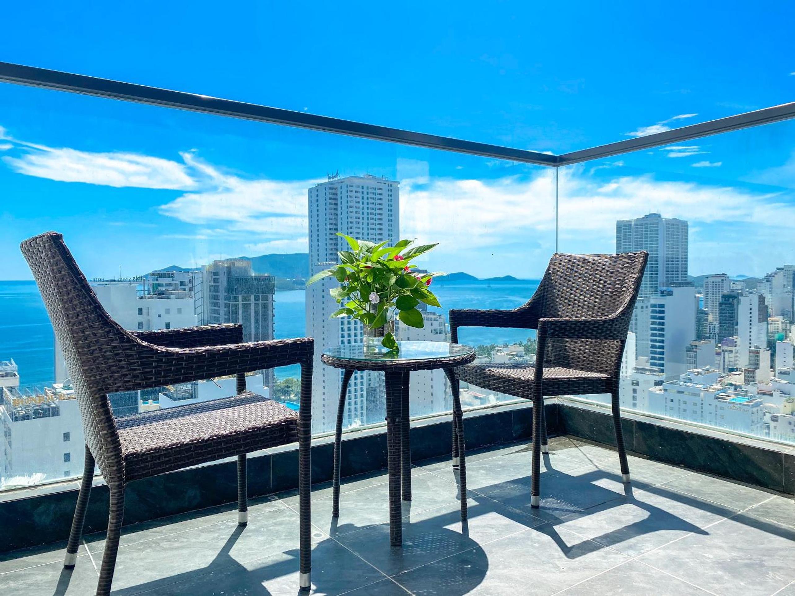 Deluxe Double or Twin Room with Ocean View - Photo 4