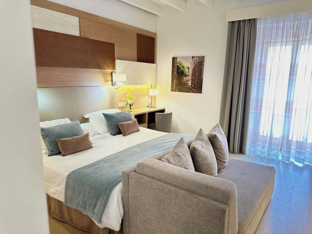 Junior Suite, City View - Photo 9
