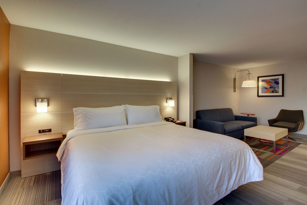 Standard Room, 1 Queen Bed with Sofa bed - Photo 2