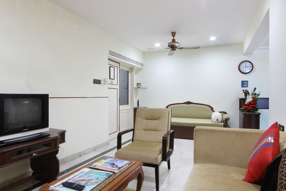 2 Bedroom Suite - Photo 12