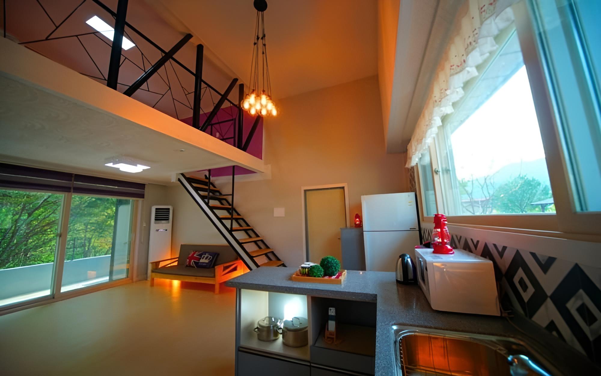 Room (A wing 202) photo 2