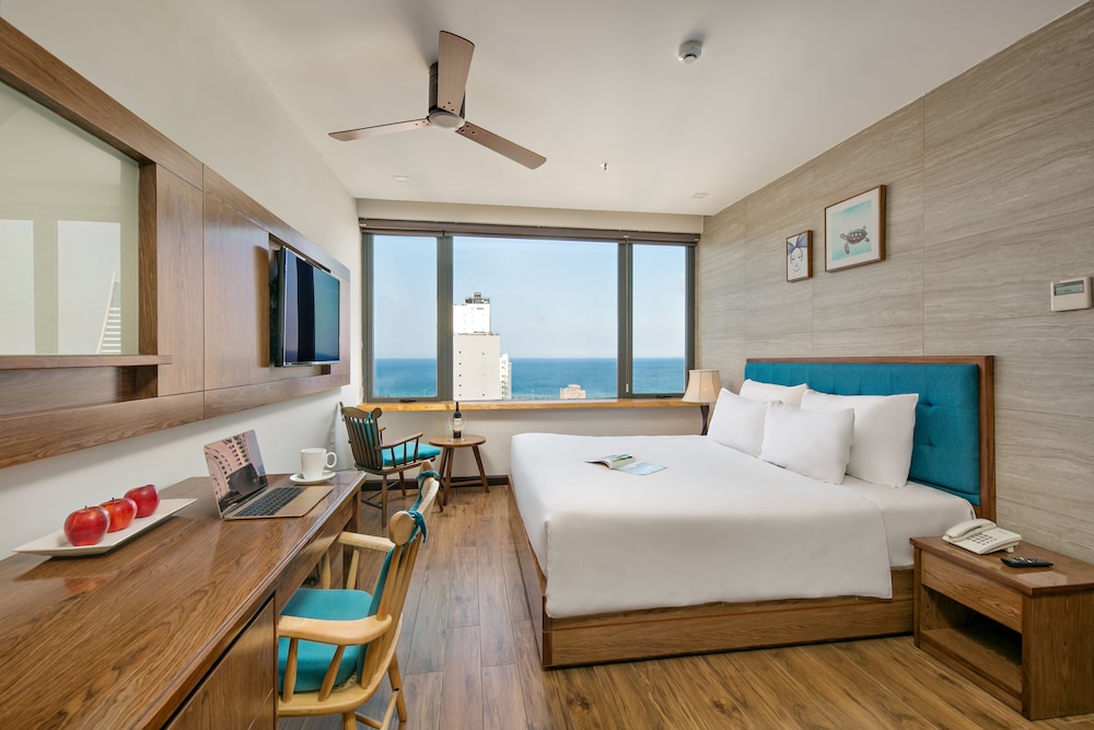 Luxury Double Room, 1 King Bed, Sea View