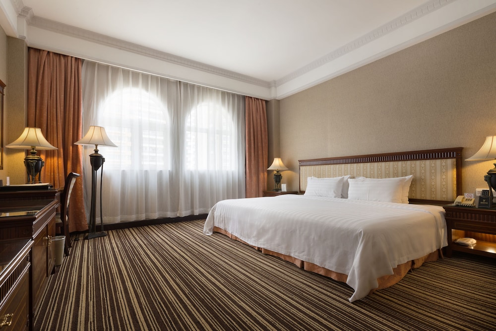 Business Suite - Photo 1
