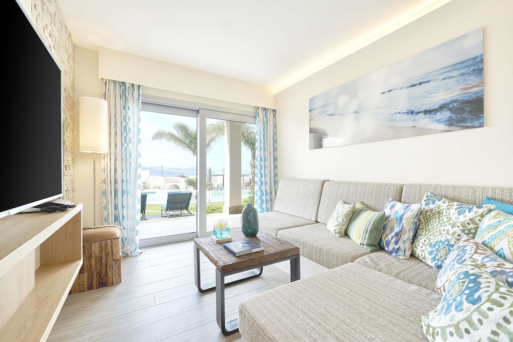 Suite (Laguna- Family area)