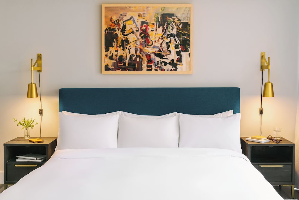 Suite, 1 King Bed, Kitchenette