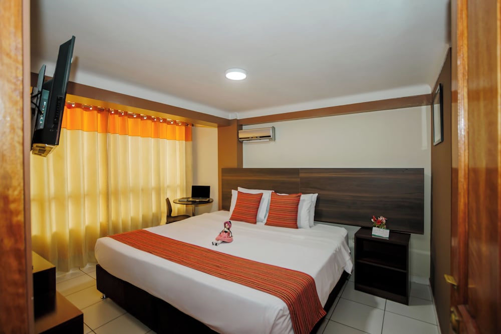 Superior Room, 1 King Bed, City View photo 2