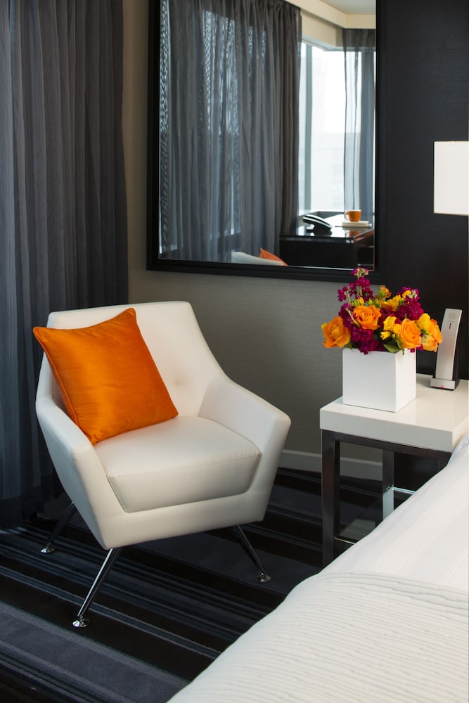 Room, 1 King Bed, Corner