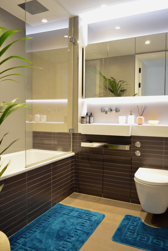 Luxury Apartment, 2 Bedrooms, Balcony photo 2